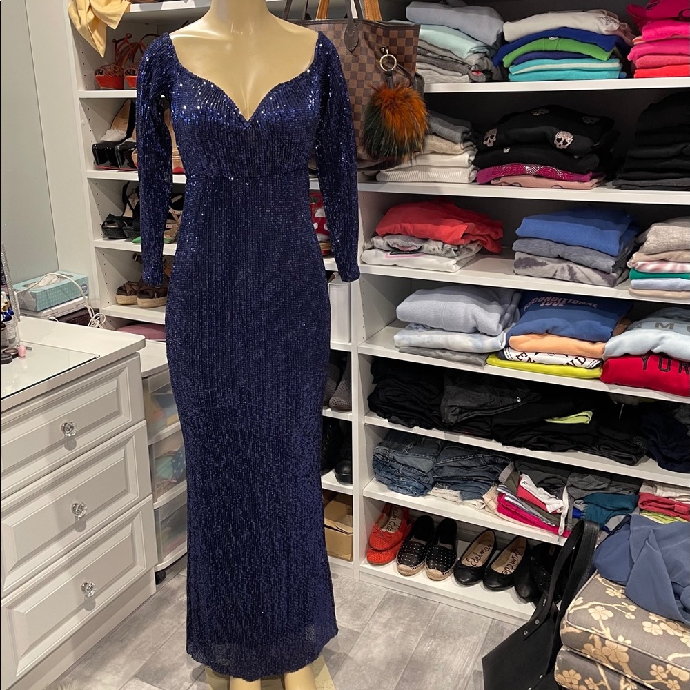 An official Blue sequin dress size XS stretchy PROM , Former Party